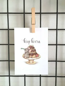 Anillustration Ansichtkaart Muis op verjaardagstaart