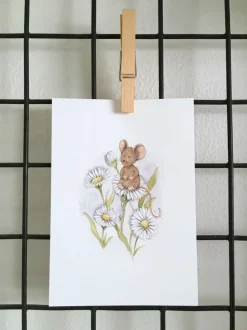 Anillustration Ansichtkaart Muisje op Madeliefjes