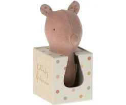 Maileg Knuffelrammelaar Lullaby Friends Varkentje
