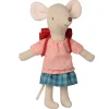 Maileg Tricycle Mouse Grote Zus met Rugzak Rood