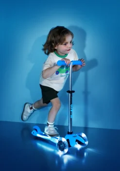 Micro Step Mini Micro Deluxe Glow LED Plus Arctic Blue